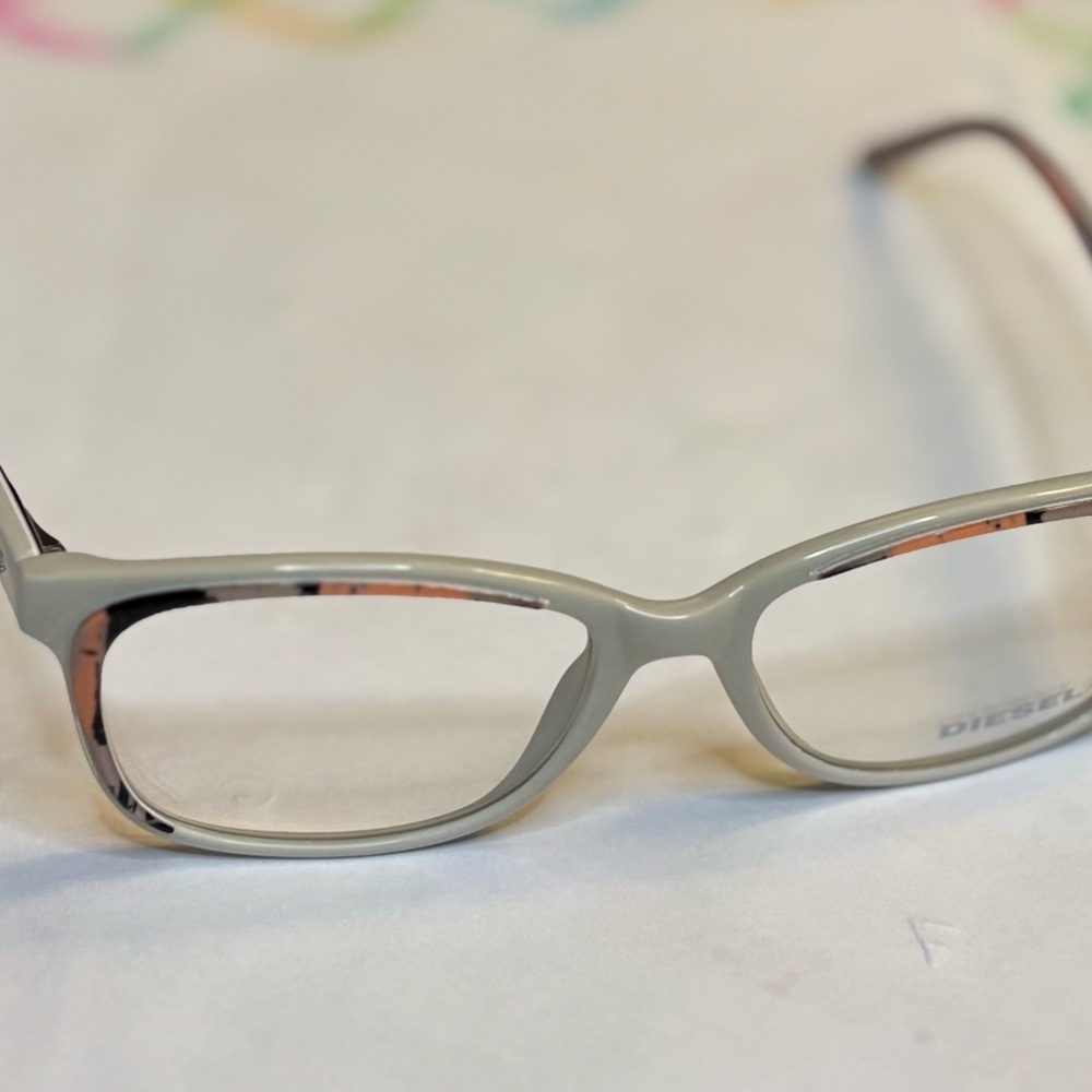 Diesel White Rectangular Glasses Minimalist Design - Picture 2 of 4